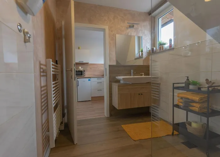 Apartma Fantazija شقة *